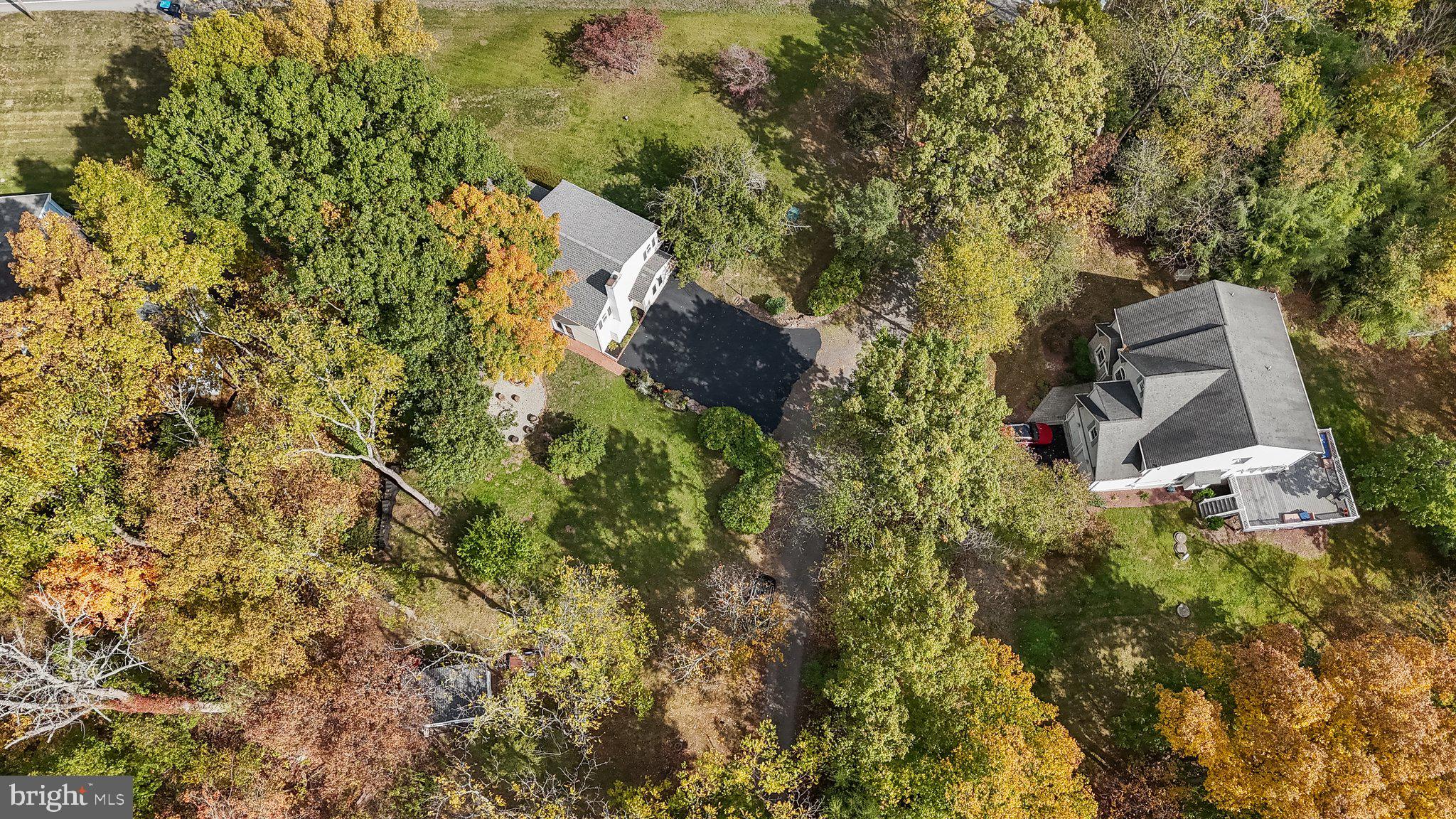 25 Hickory Ln