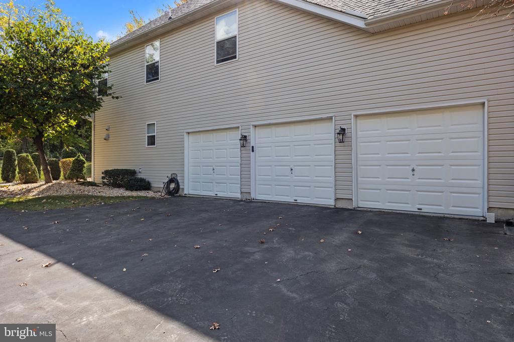 375 Shade Tree Ct