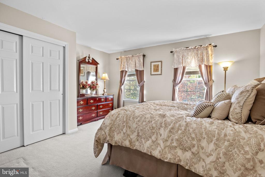 375 Shade Tree Ct