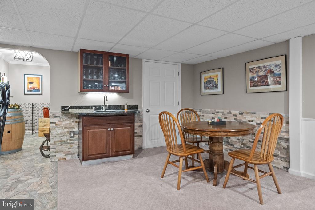 375 Shade Tree Ct