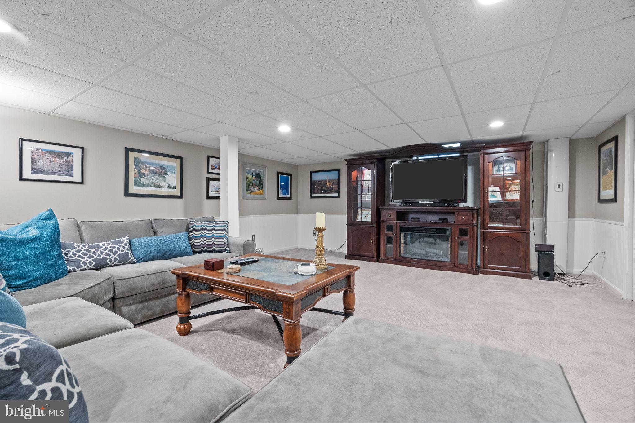 375 Shade Tree Ct