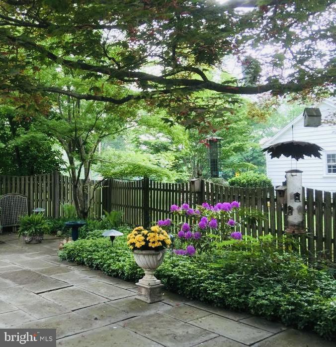 761 River Rd