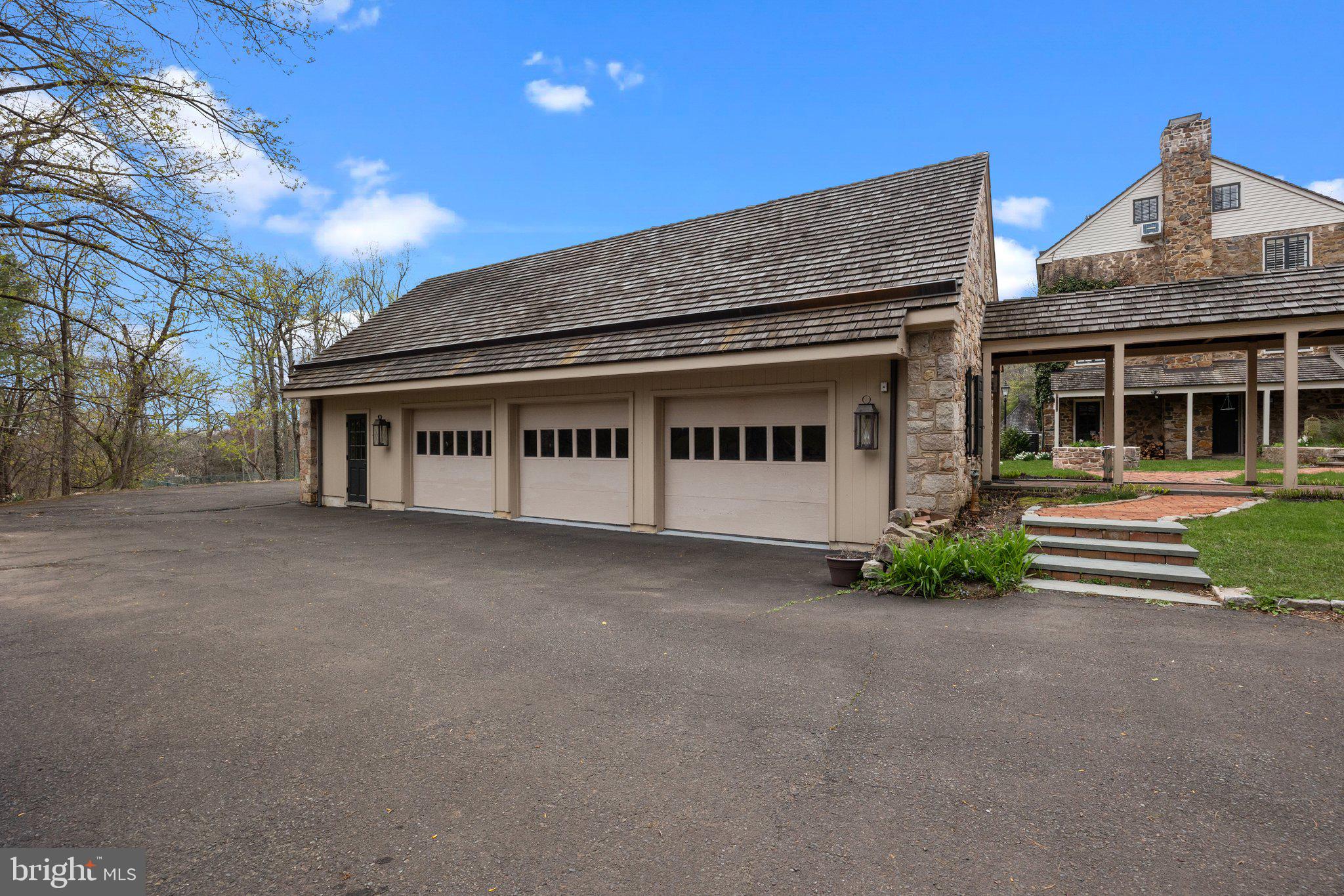6068 Stoney Hill Rd