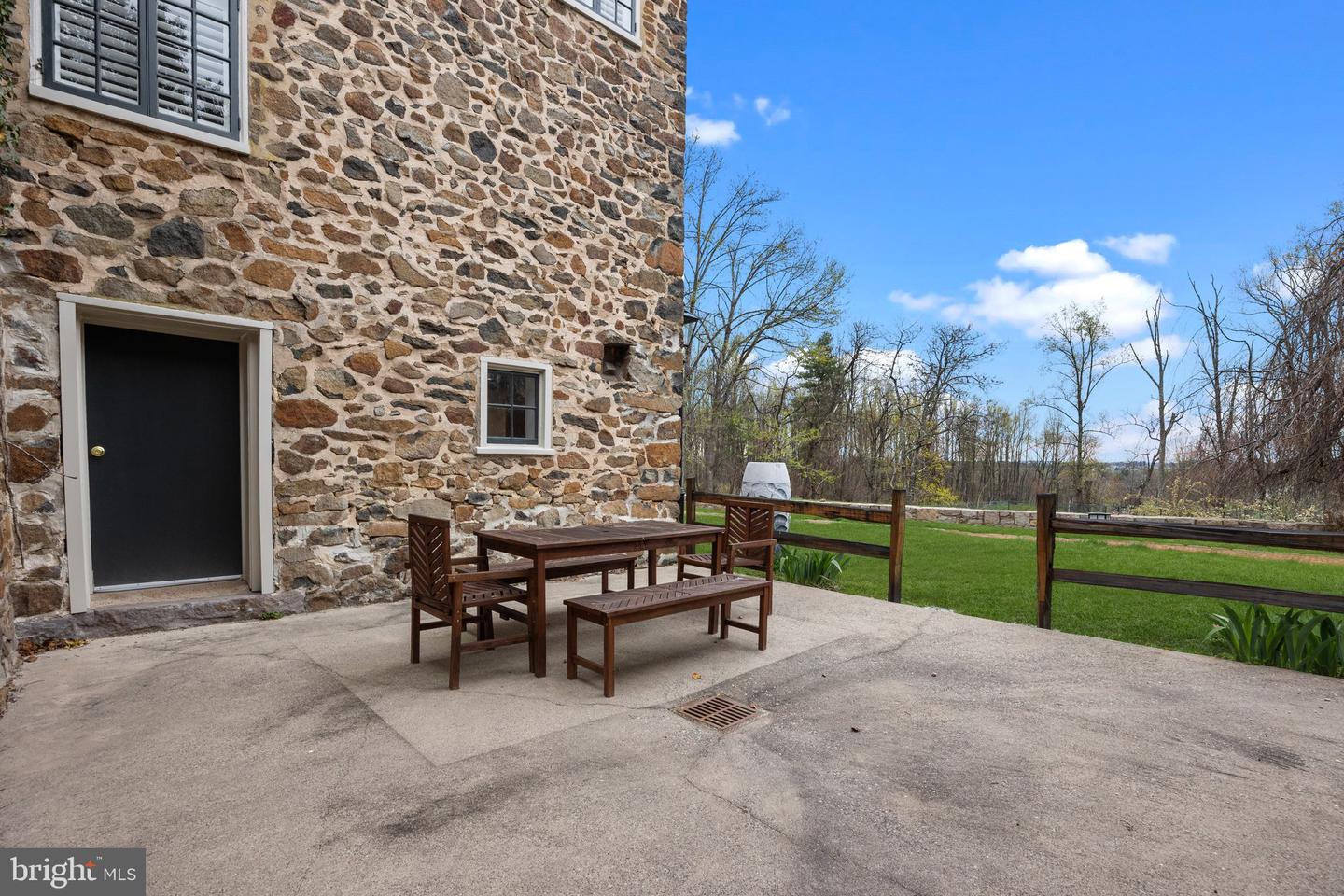 6068 Stoney Hill Rd