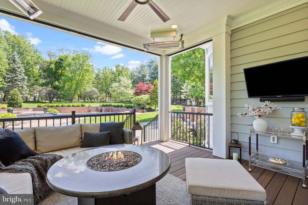 28 Bayshore Dr