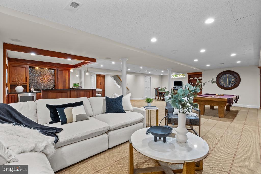 28 Bayshore Dr