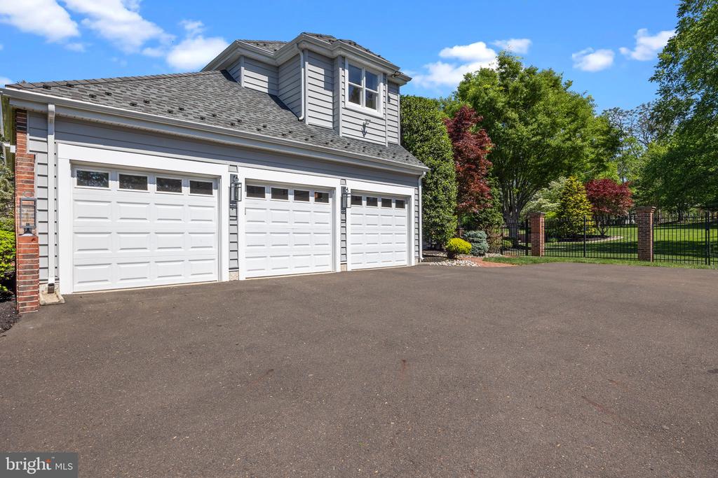 28 Bayshore Dr