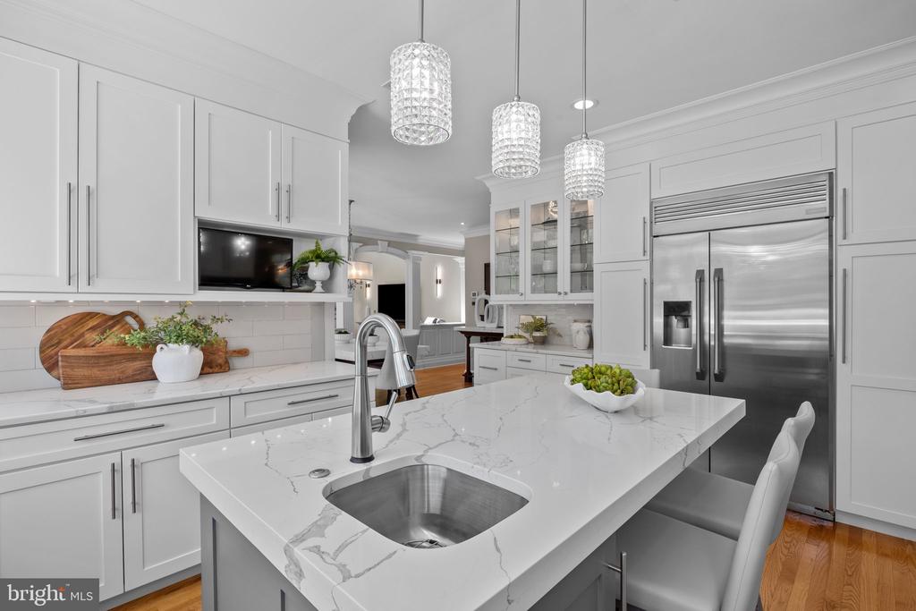 28 Bayshore Dr