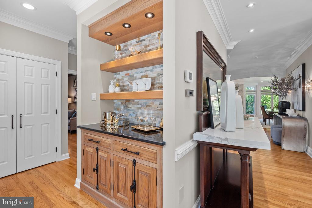 28 Bayshore Dr