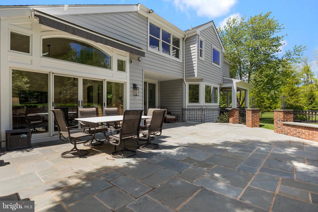 28 Bayshore Dr