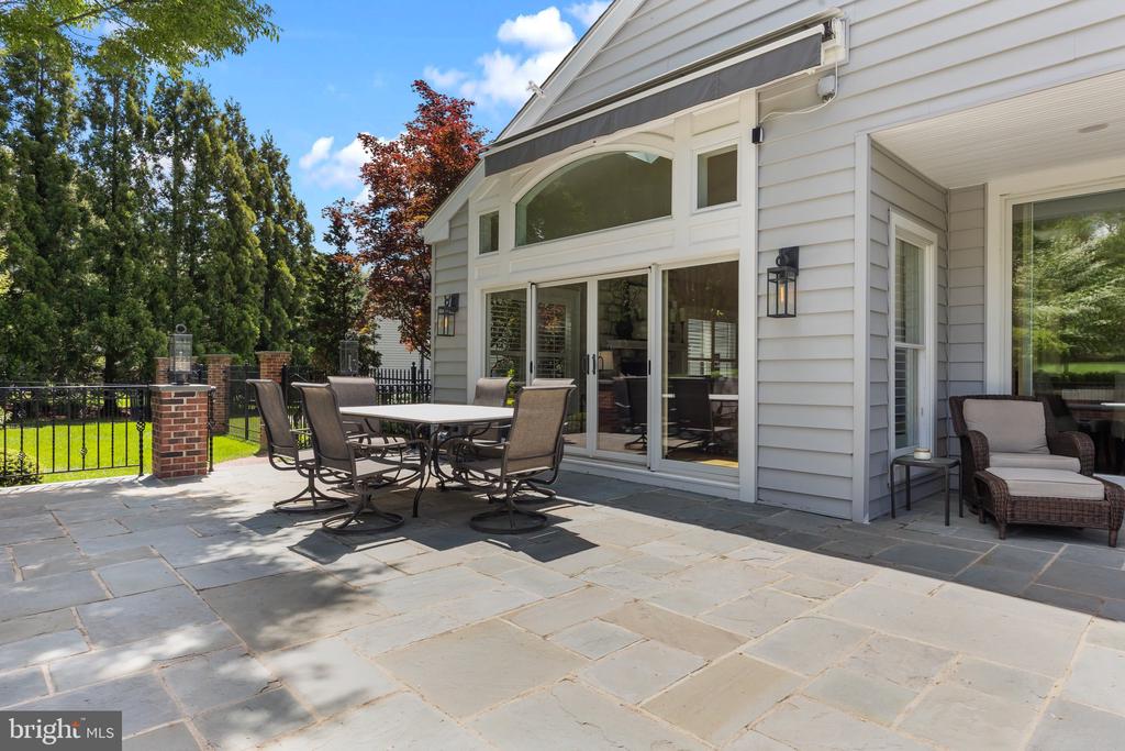 28 Bayshore Dr