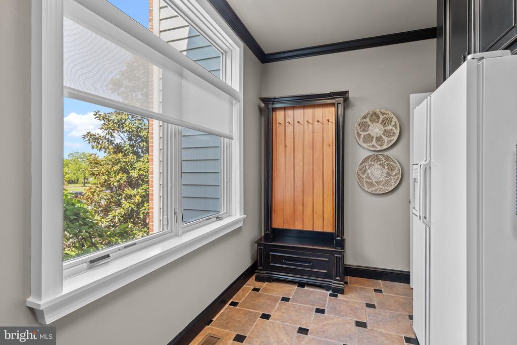 28 Bayshore Dr