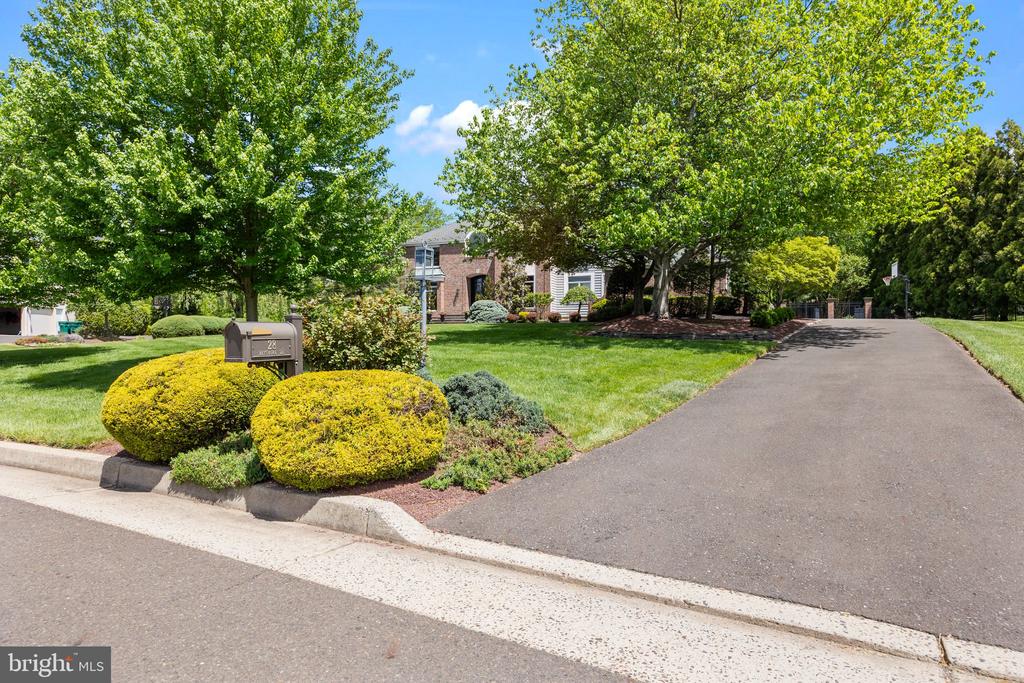 28 Bayshore Dr