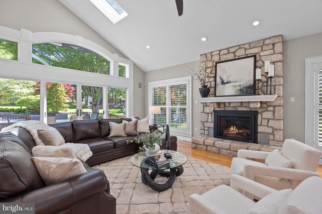 28 Bayshore Dr