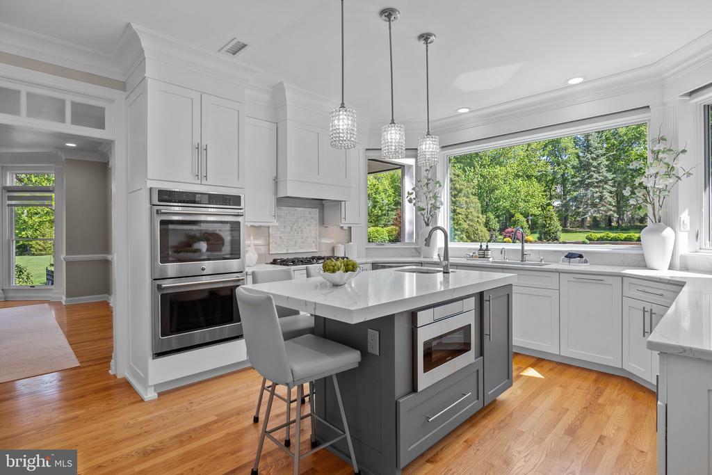28 Bayshore Dr