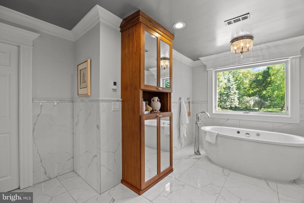 28 Bayshore Dr