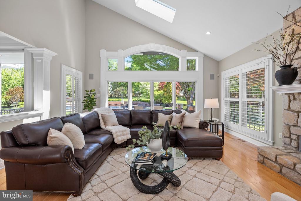 28 Bayshore Dr