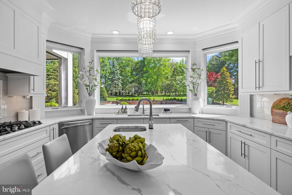 28 Bayshore Dr
