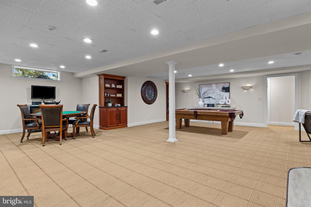 28 Bayshore Dr