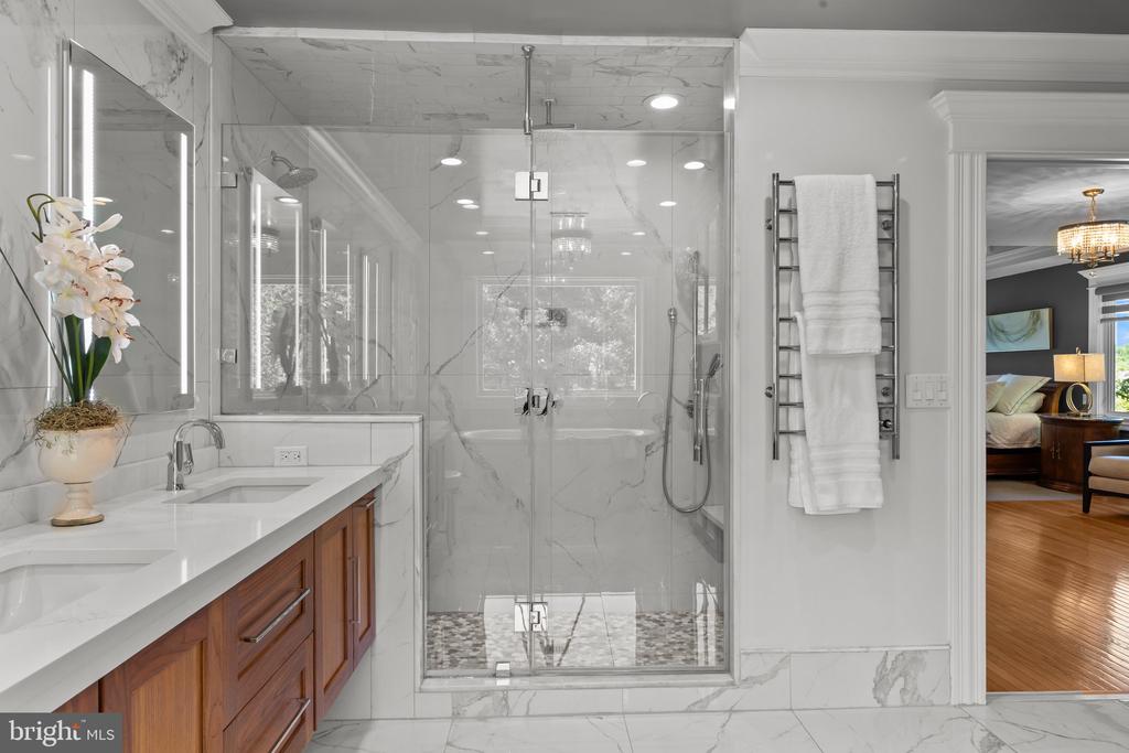 28 Bayshore Dr