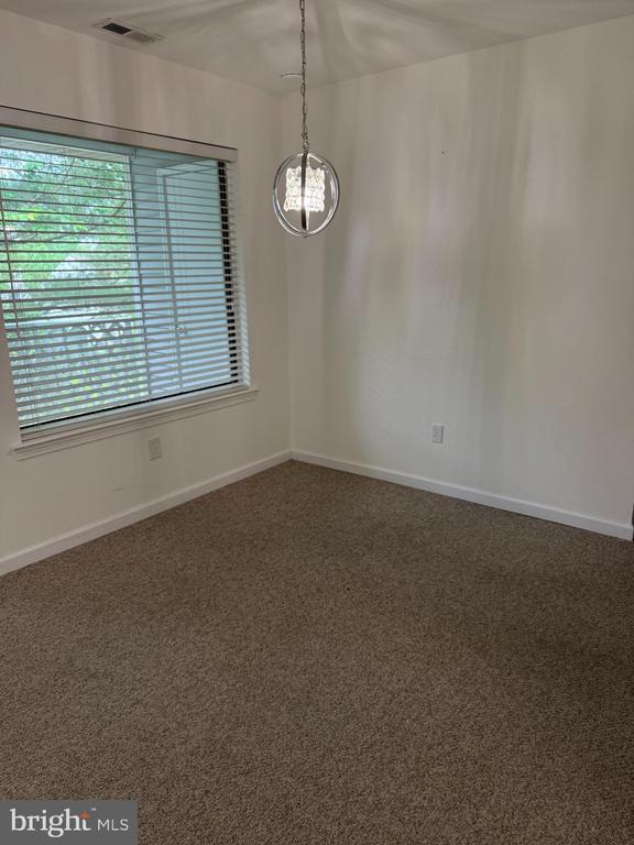 1208 DIAMOND DR