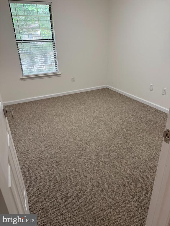 1208 DIAMOND DR