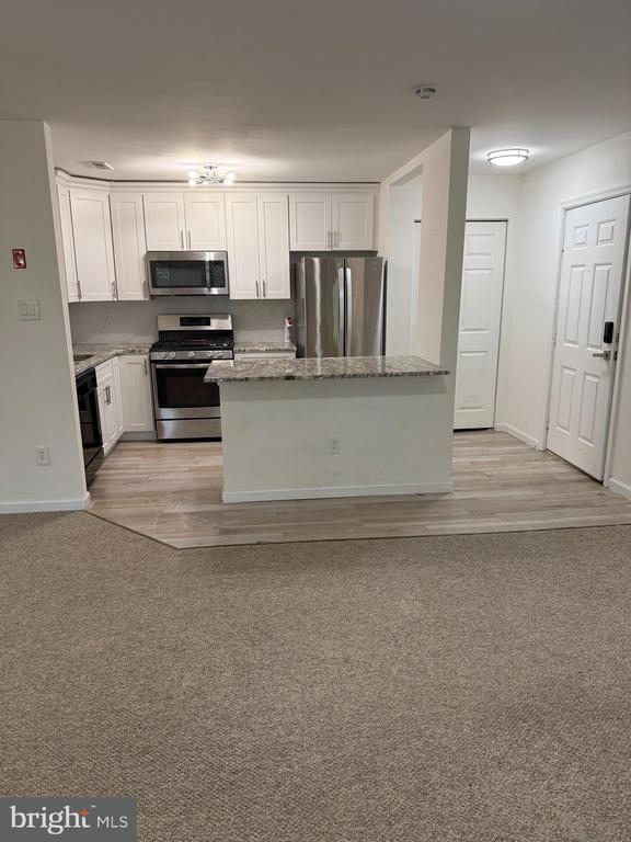 1208 DIAMOND DR