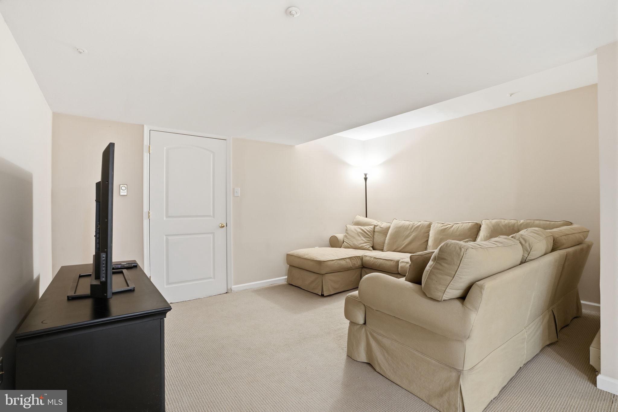 53 ALEXANDERS COURT