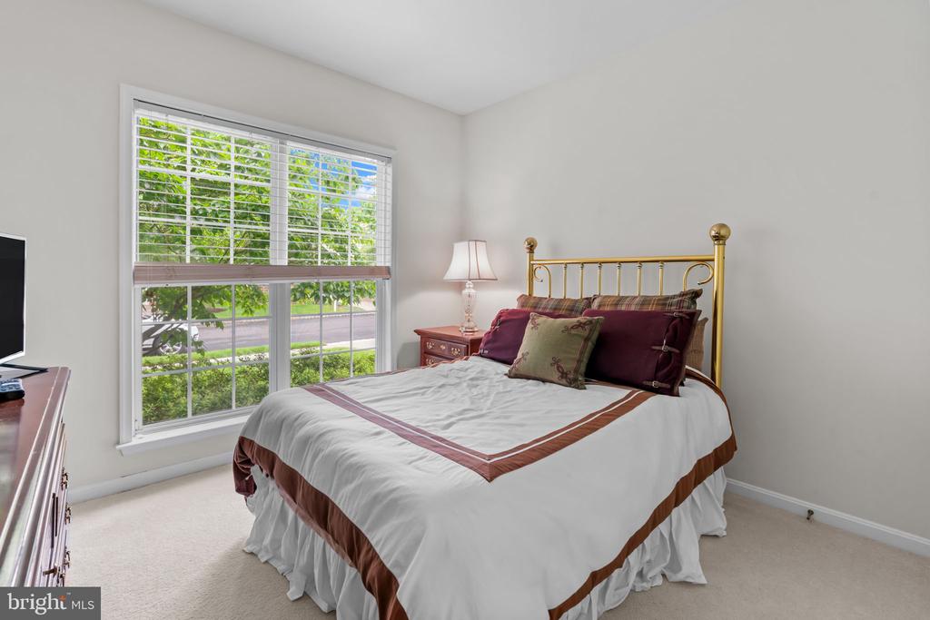 14 McConkey Dr