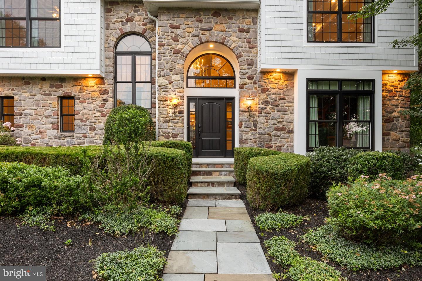 7 Weatherfield Dr