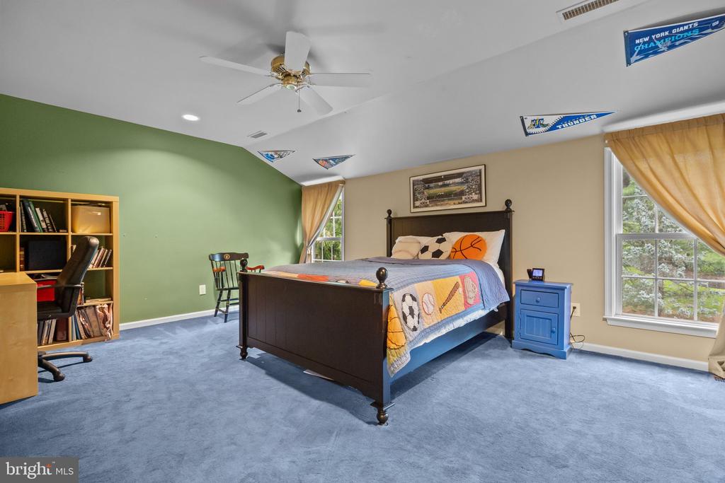 7 Weatherfield Dr