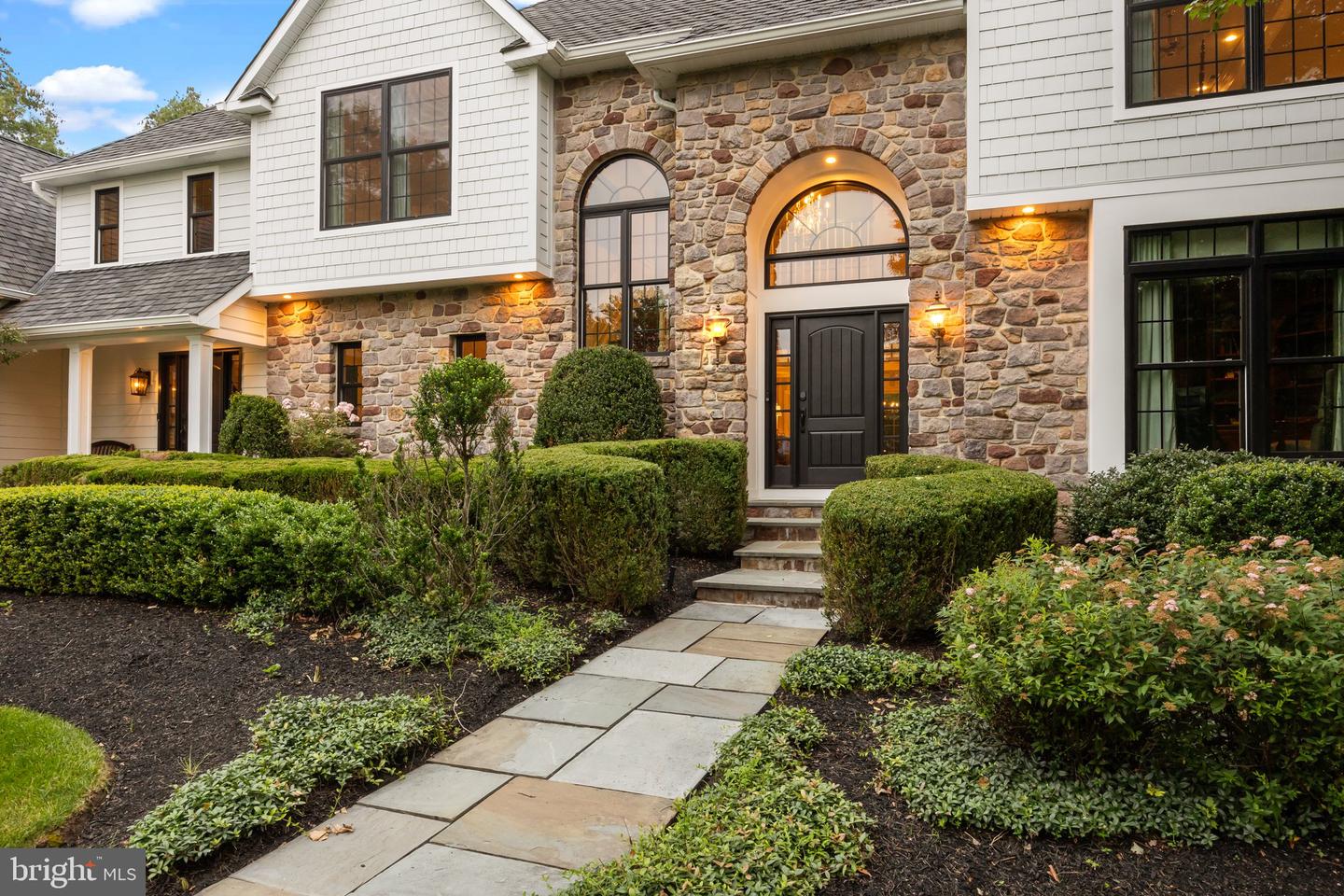 7 Weatherfield Dr