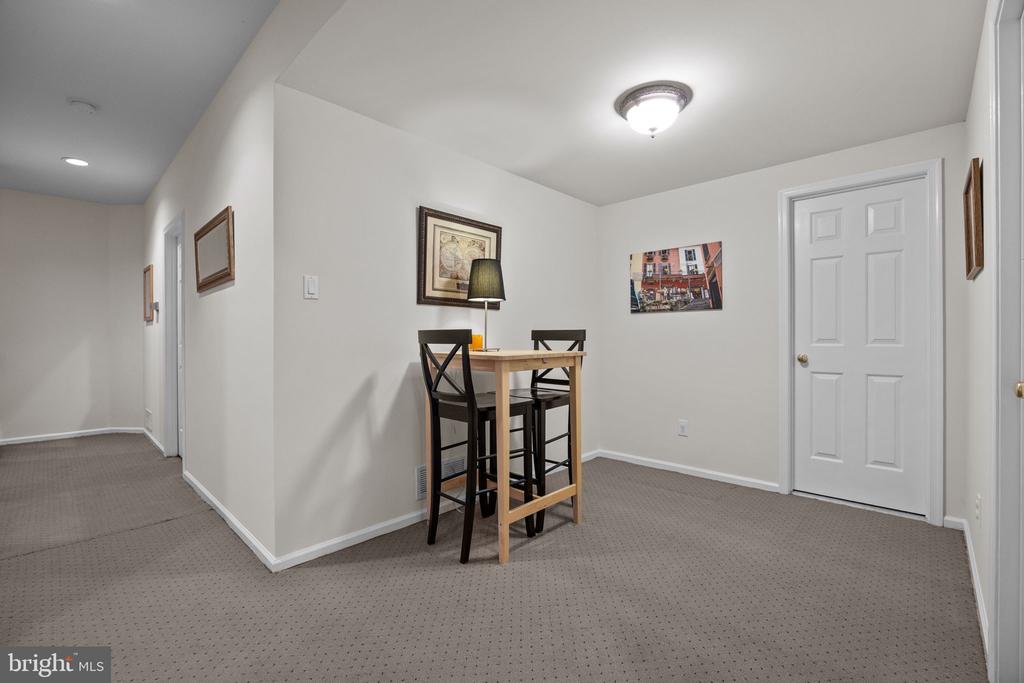 7 Weatherfield Dr