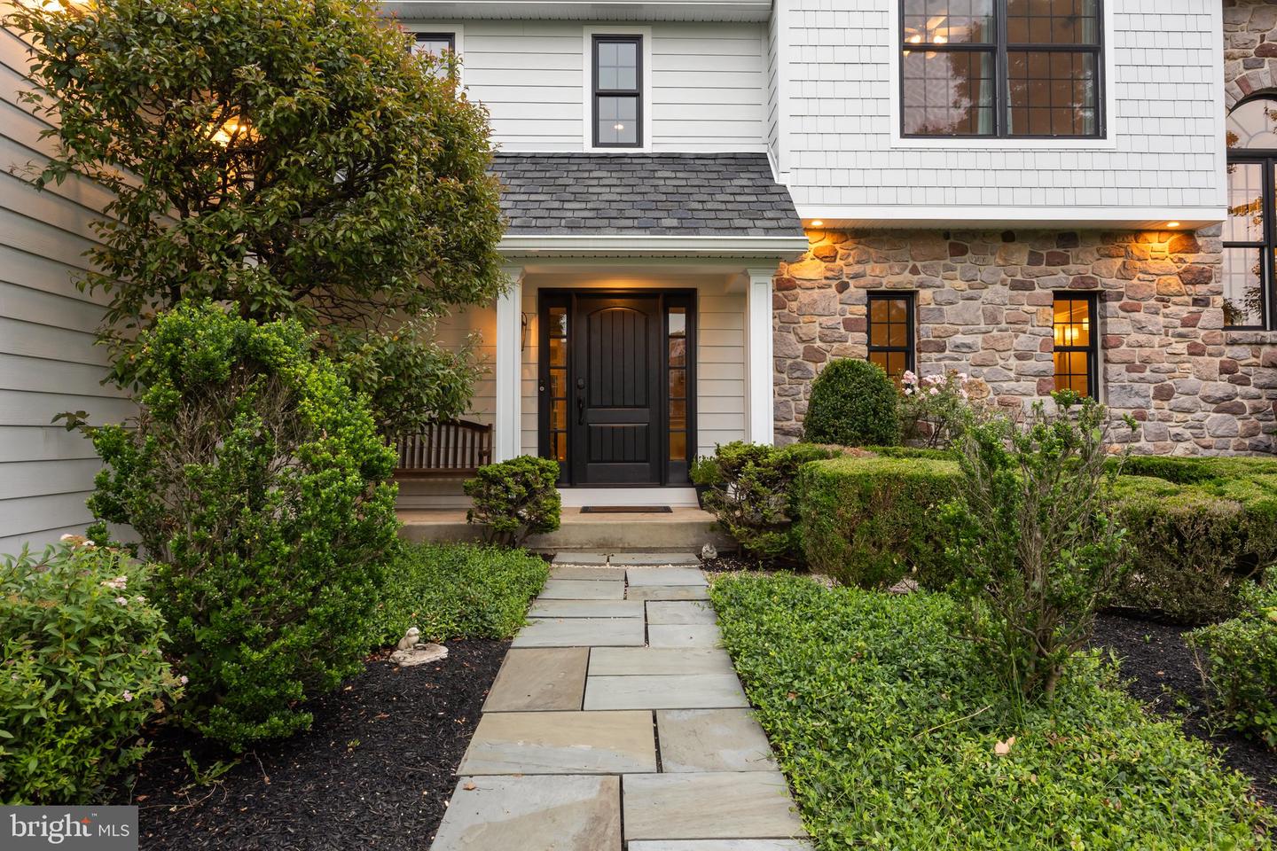 7 Weatherfield Dr