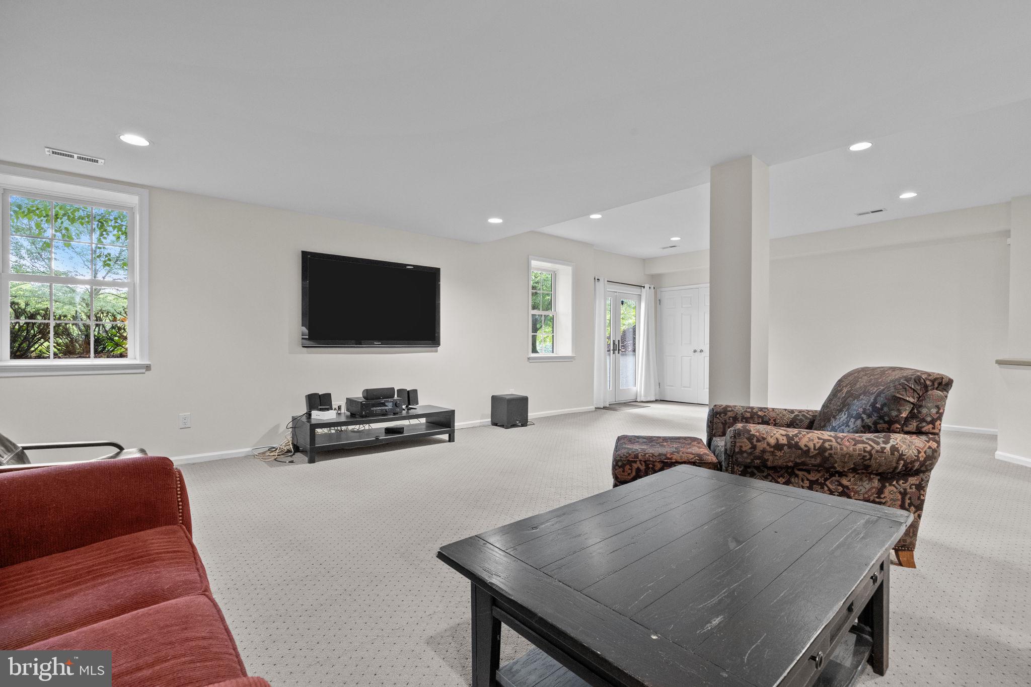 7 Weatherfield Dr