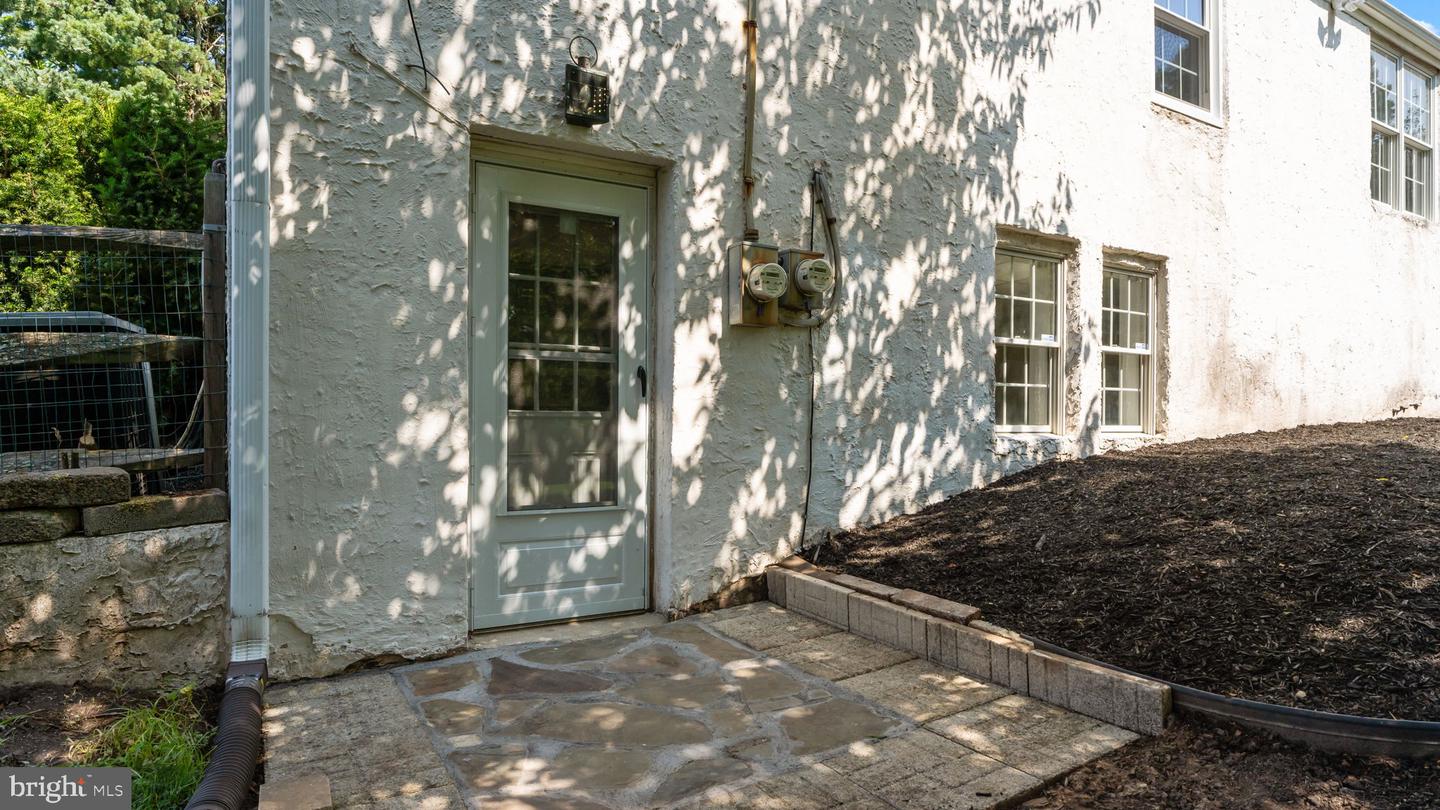 99 Hilltop Dr