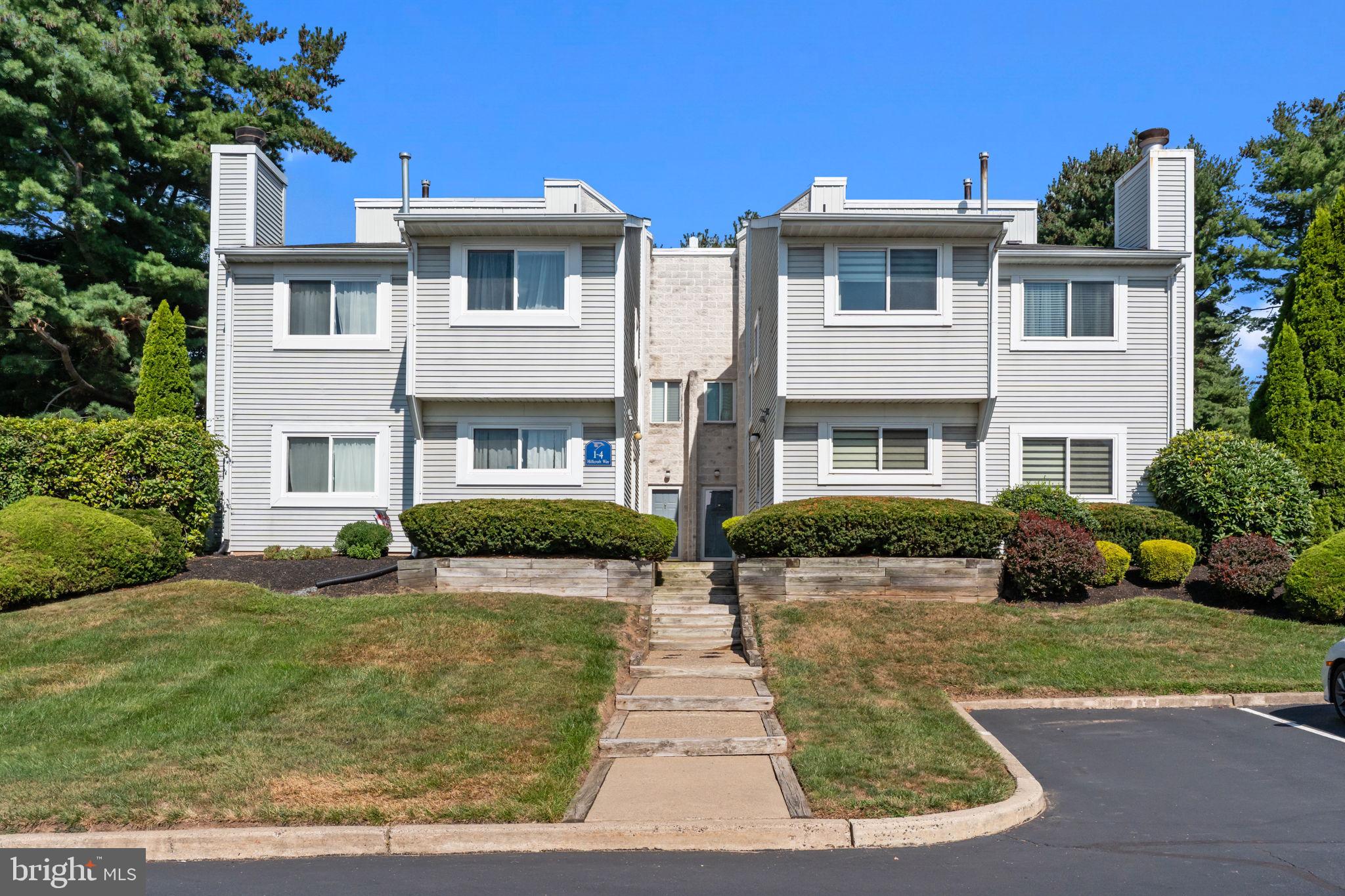 3 HILLCROFT WAY