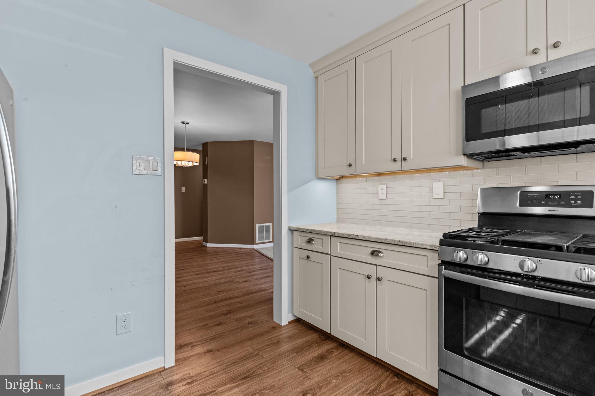 3 HILLCROFT WAY