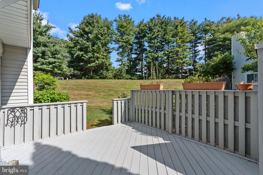 3 HILLCROFT WAY