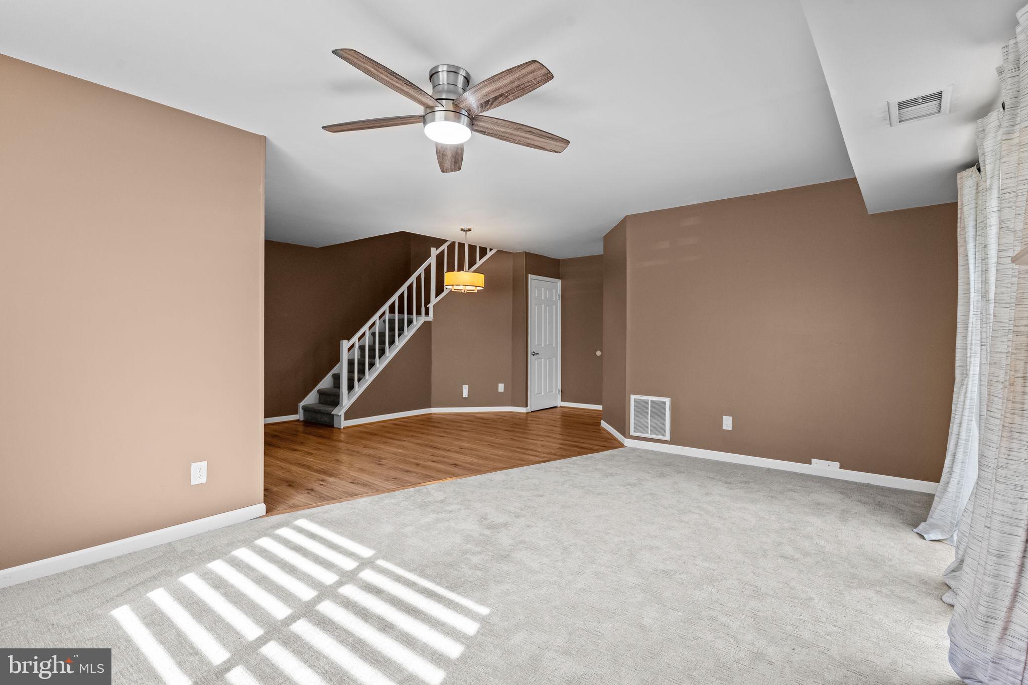 3 HILLCROFT WAY