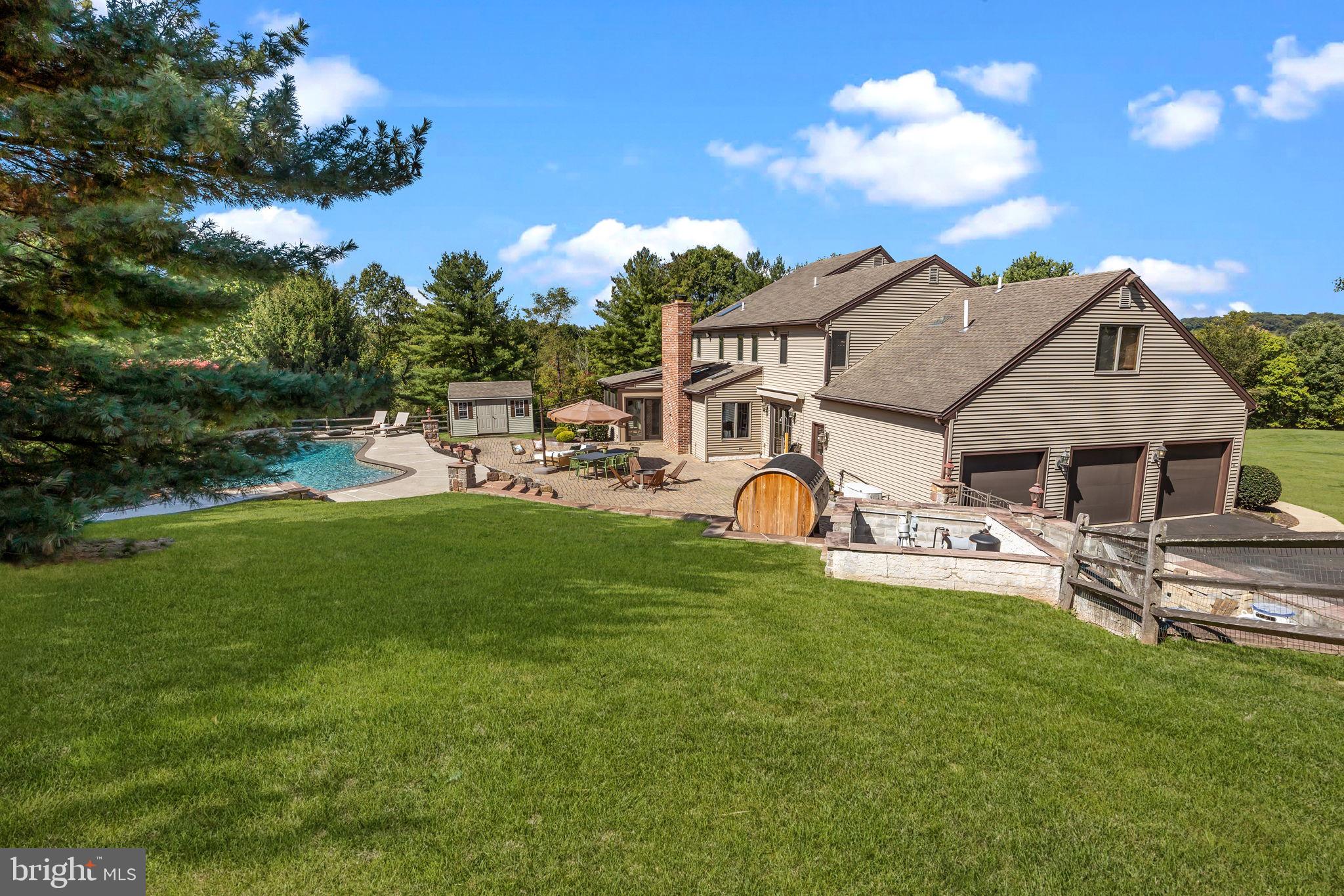 1101 DEERFIELD LANE