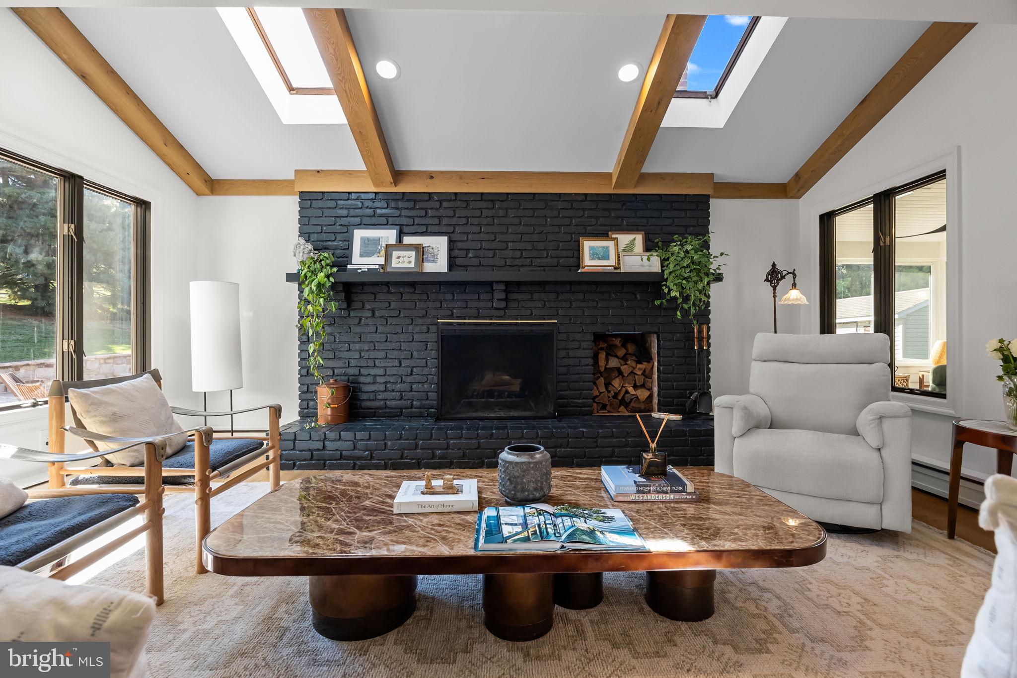 1101 DEERFIELD LANE