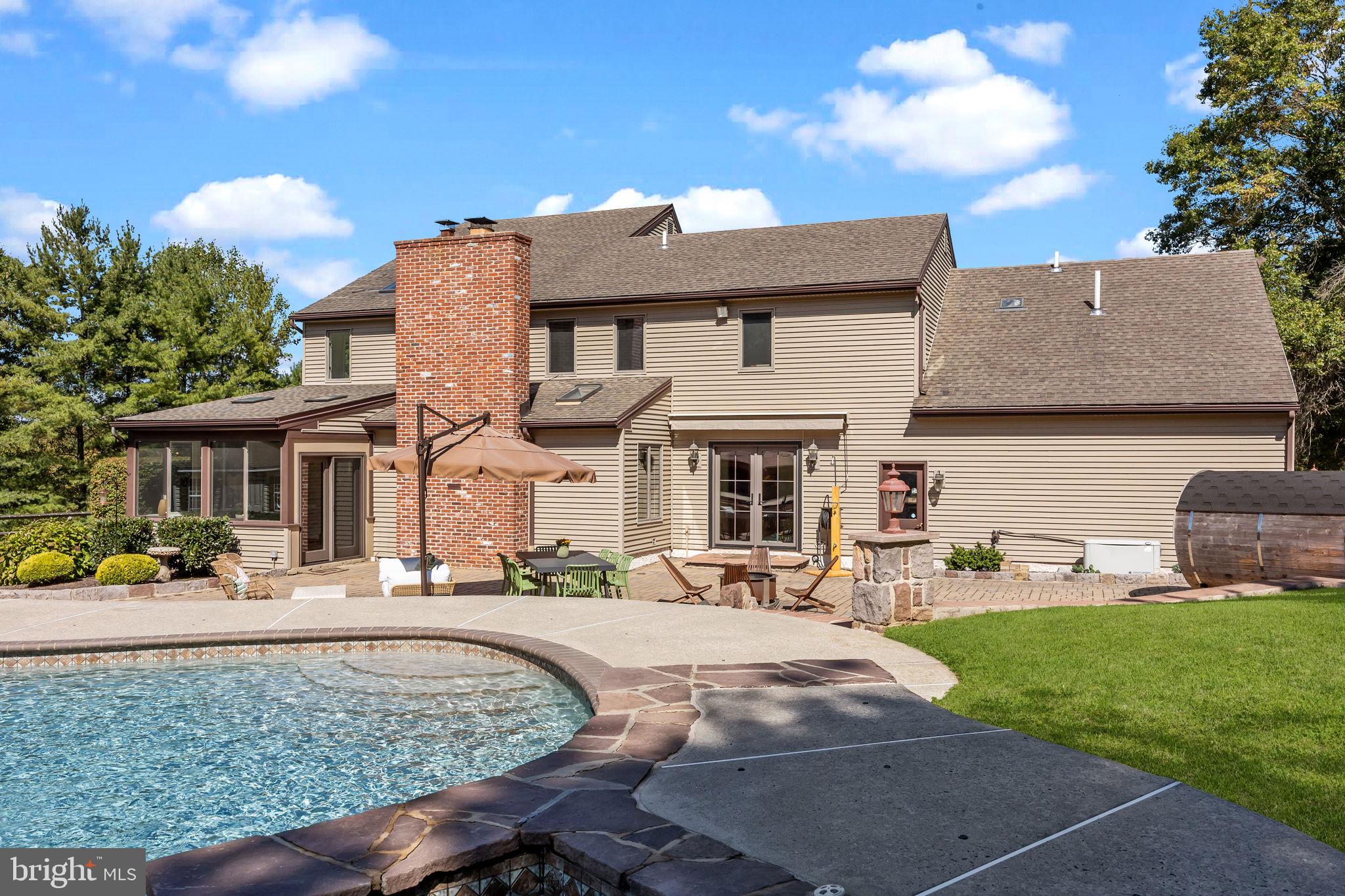 1101 DEERFIELD LANE