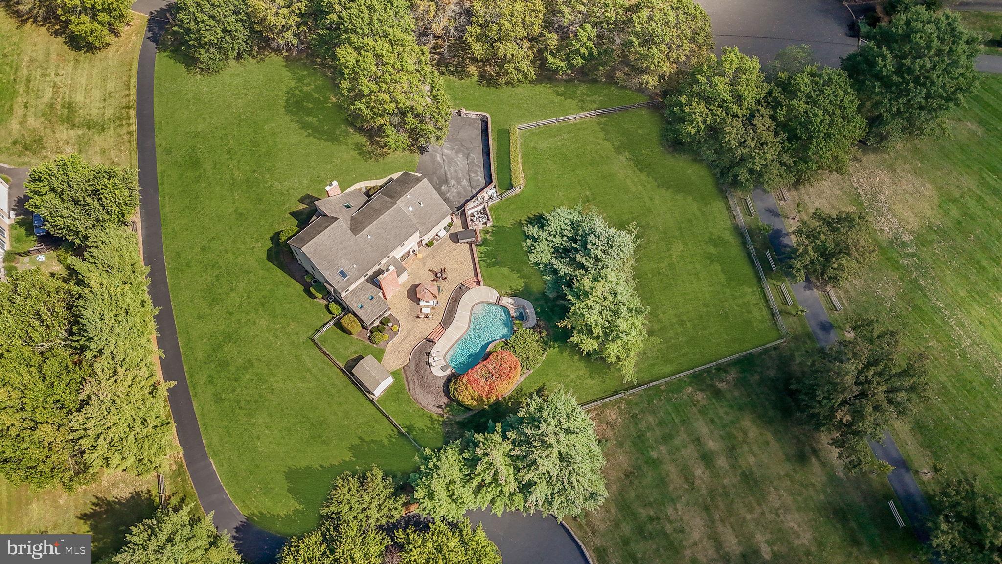 1101 DEERFIELD LANE