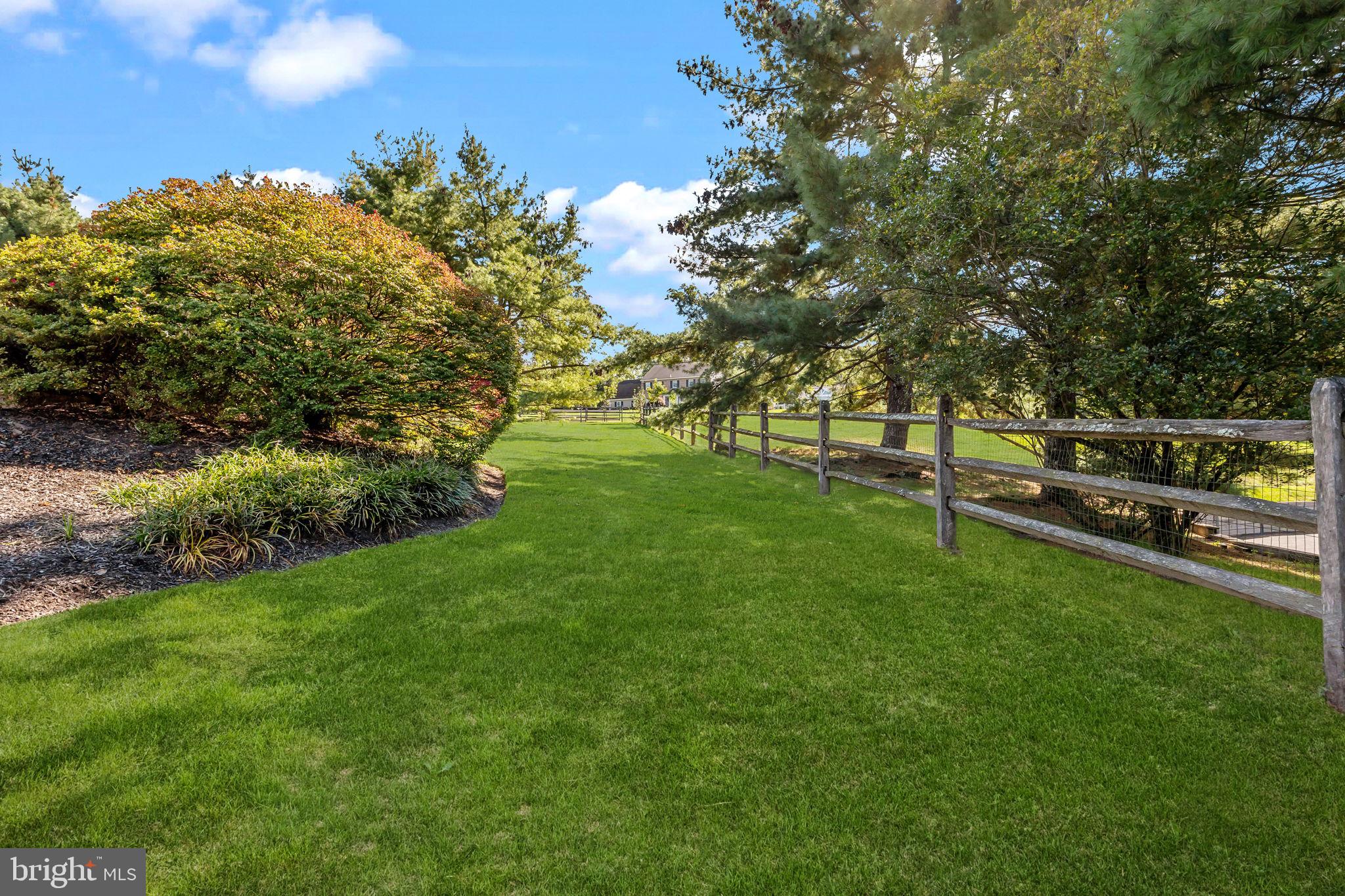 1101 DEERFIELD LANE