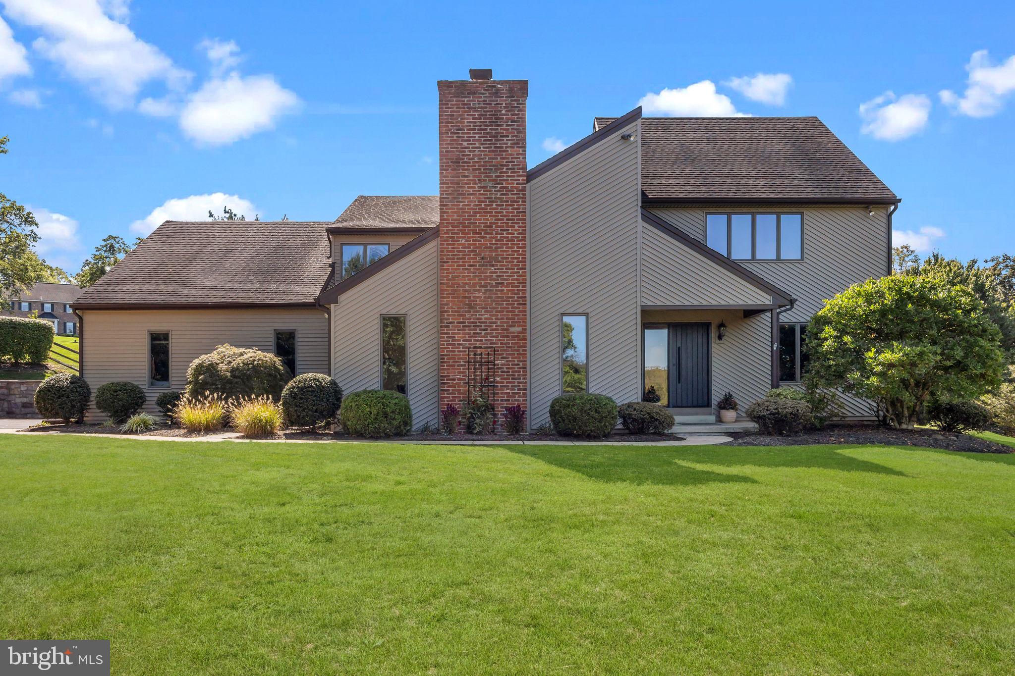 1101 DEERFIELD LANE