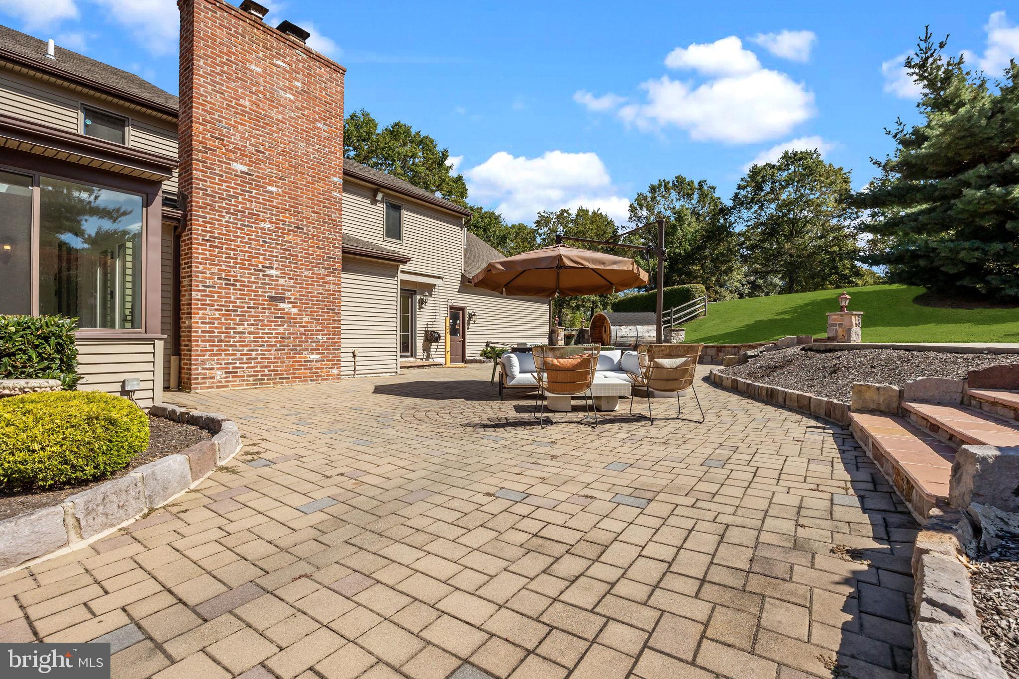 1101 DEERFIELD LANE