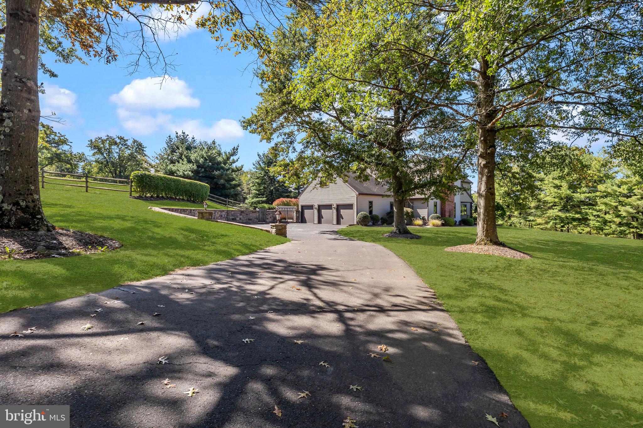 1101 DEERFIELD LANE