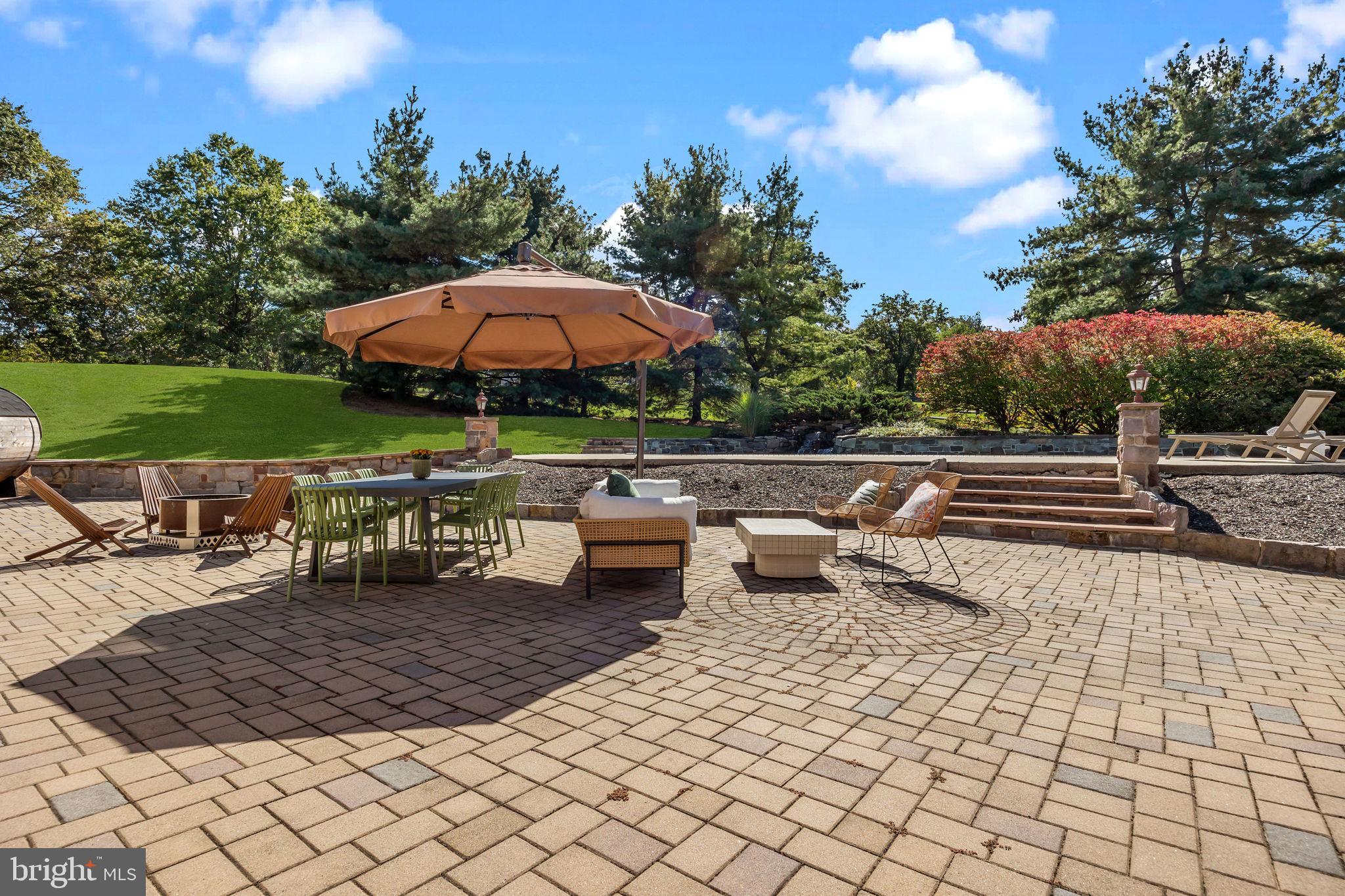 1101 DEERFIELD LANE