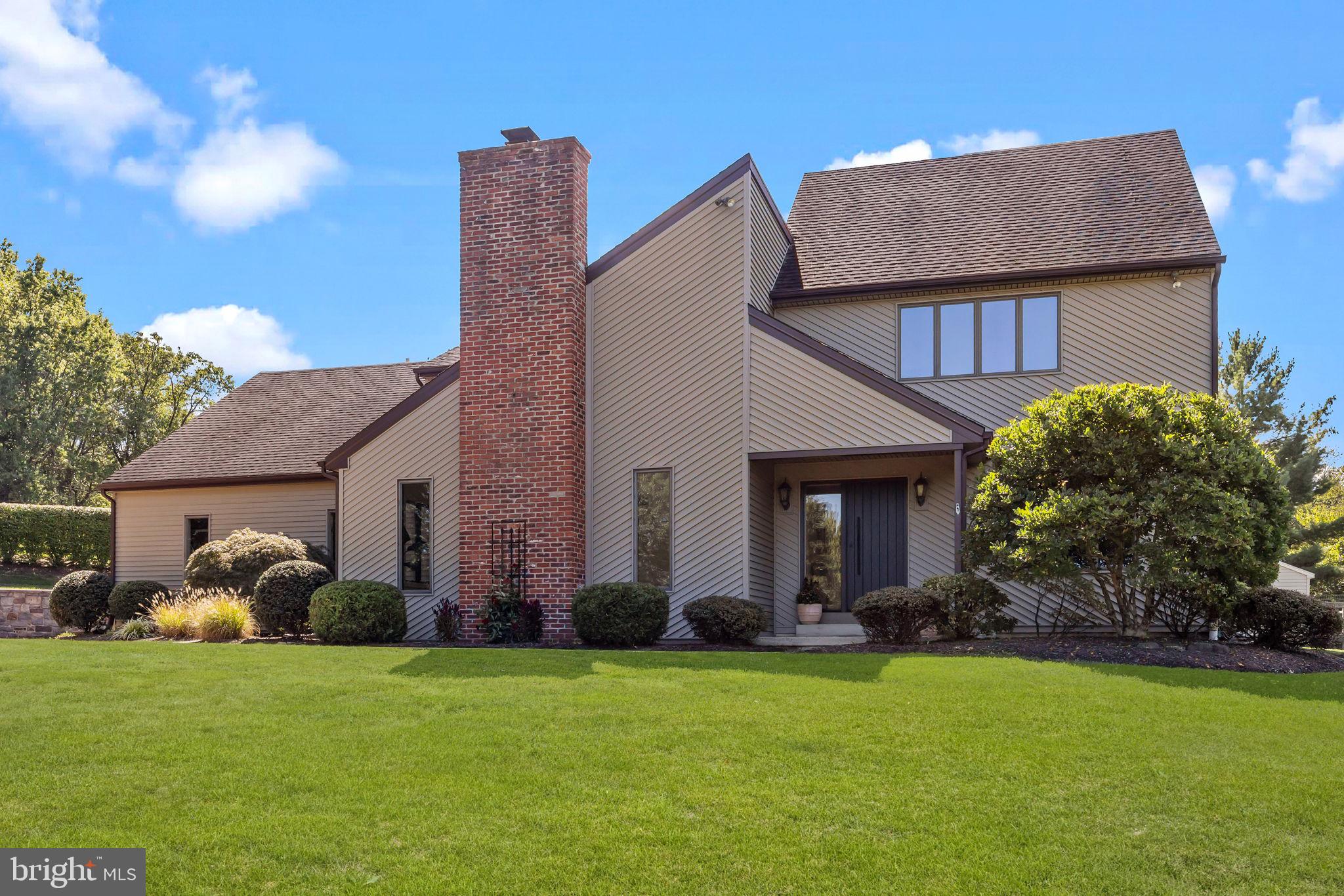 1101 DEERFIELD LANE